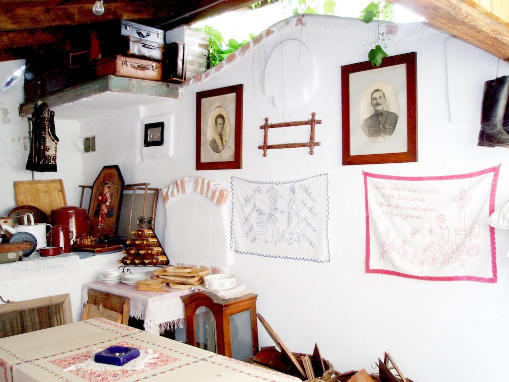 Penzion A Restauracia Toldi Galanta Zewnętrze zdjęcie