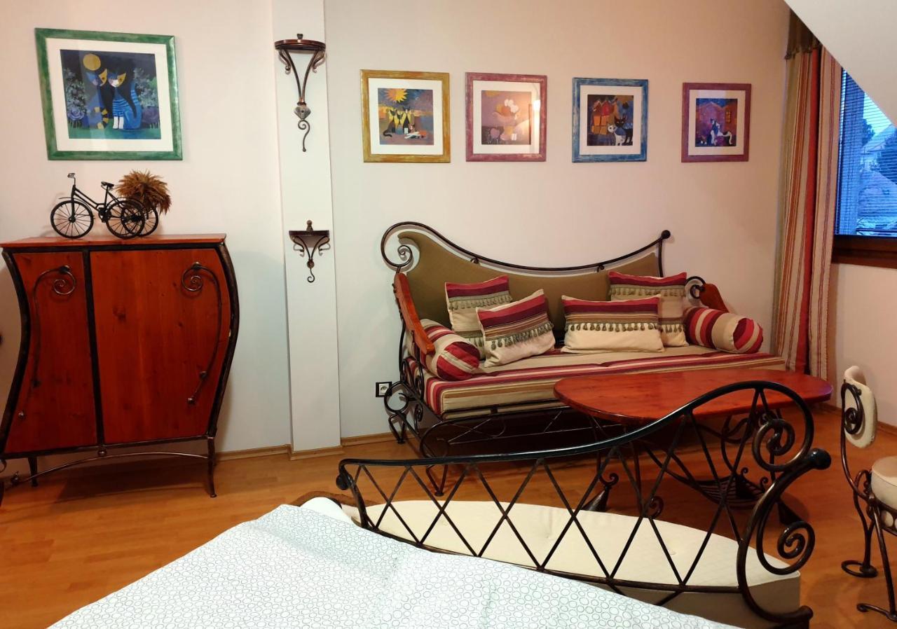 Penzion A Restauracia Toldi Galanta Zewnętrze zdjęcie