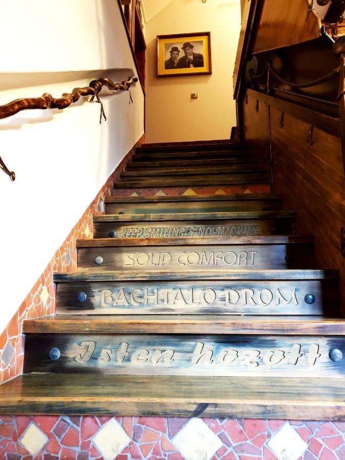 Penzion A Restauracia Toldi Galanta Zewnętrze zdjęcie