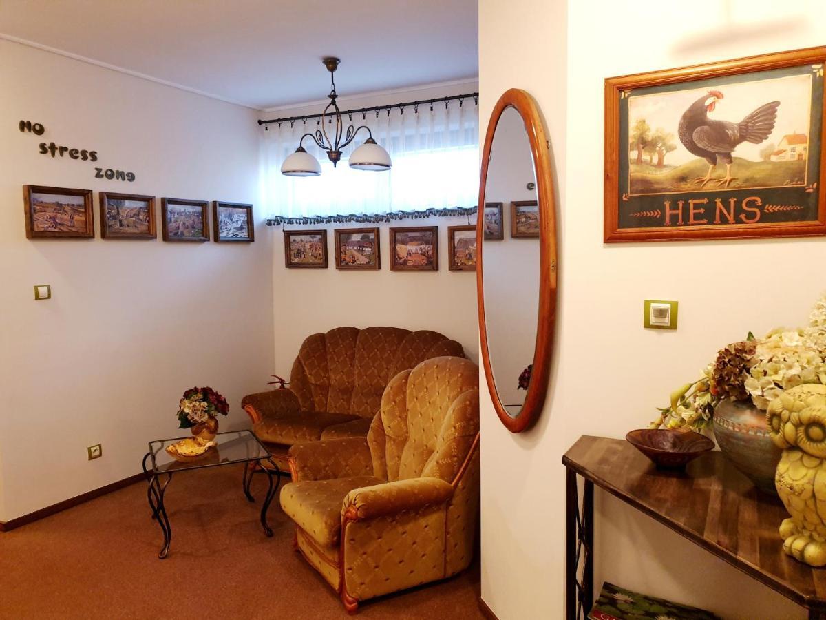 Penzion A Restauracia Toldi Galanta Zewnętrze zdjęcie