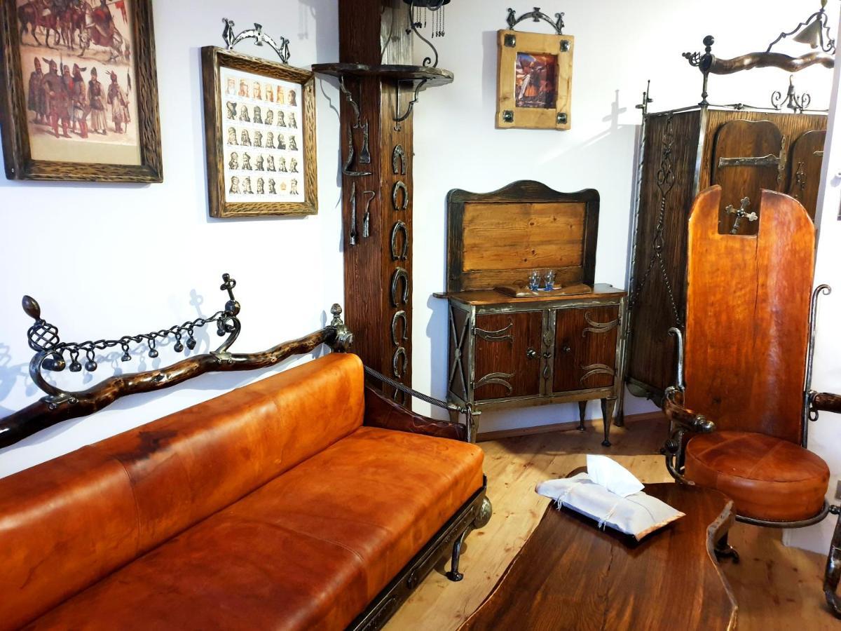 Penzion A Restauracia Toldi Galanta Zewnętrze zdjęcie