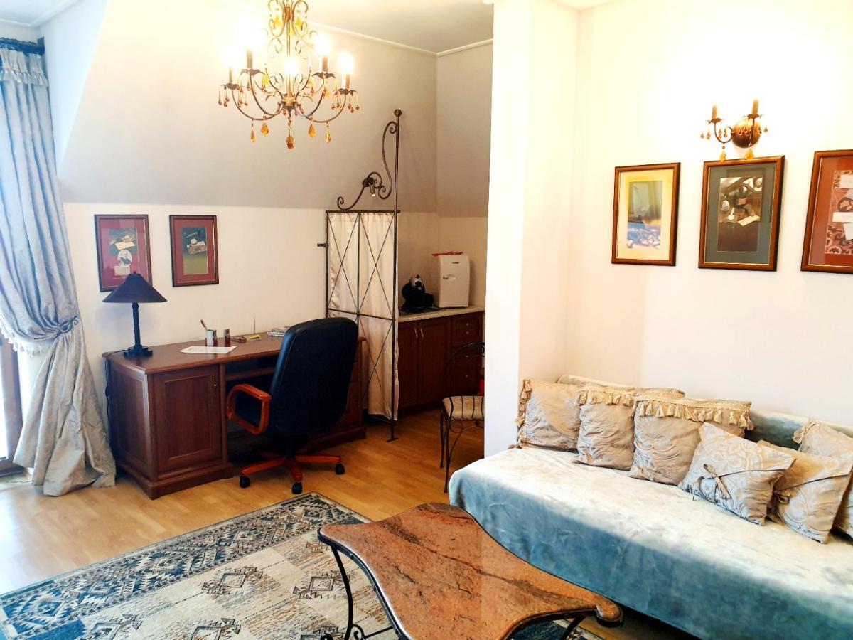 Penzion A Restauracia Toldi Galanta Zewnętrze zdjęcie