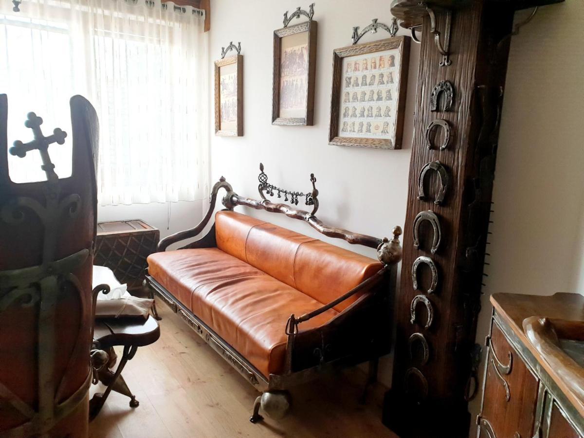 Penzion A Restauracia Toldi Galanta Zewnętrze zdjęcie