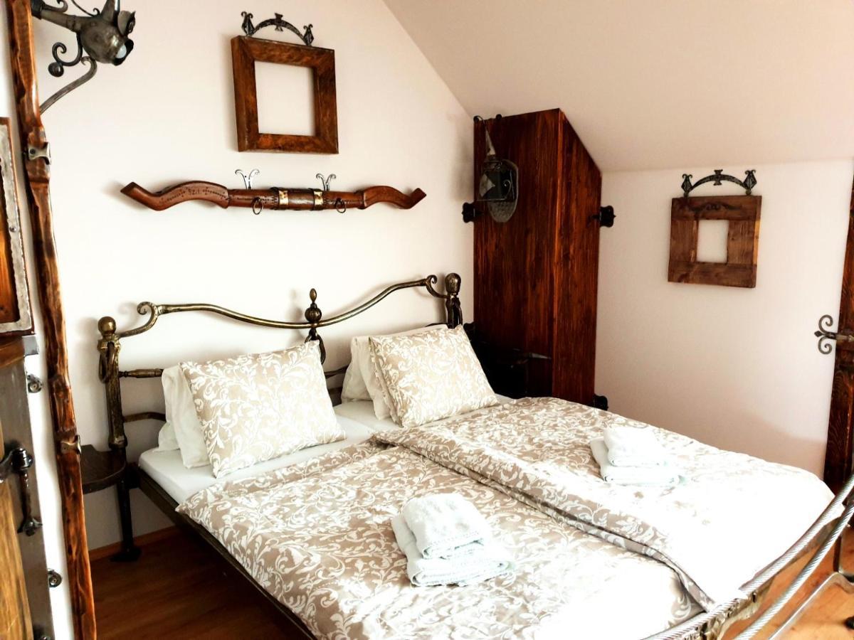 Penzion A Restauracia Toldi Galanta Zewnętrze zdjęcie